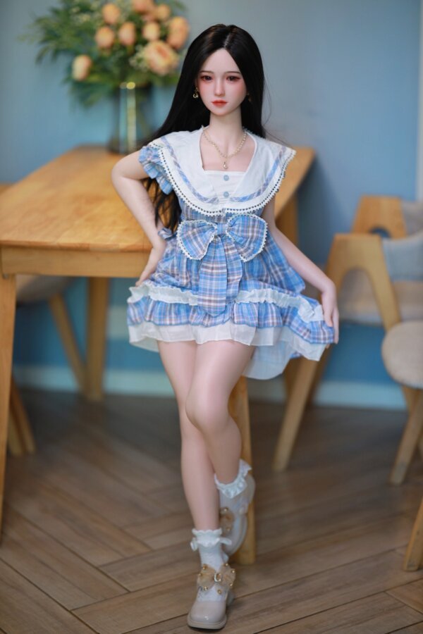 Cynthia 1:1 Scale Medium Breast Action Figure Doll (4'/123cm)
